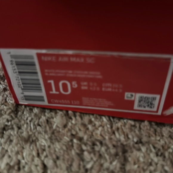 Nike White and Green Sneakers - Picture 4 of 4